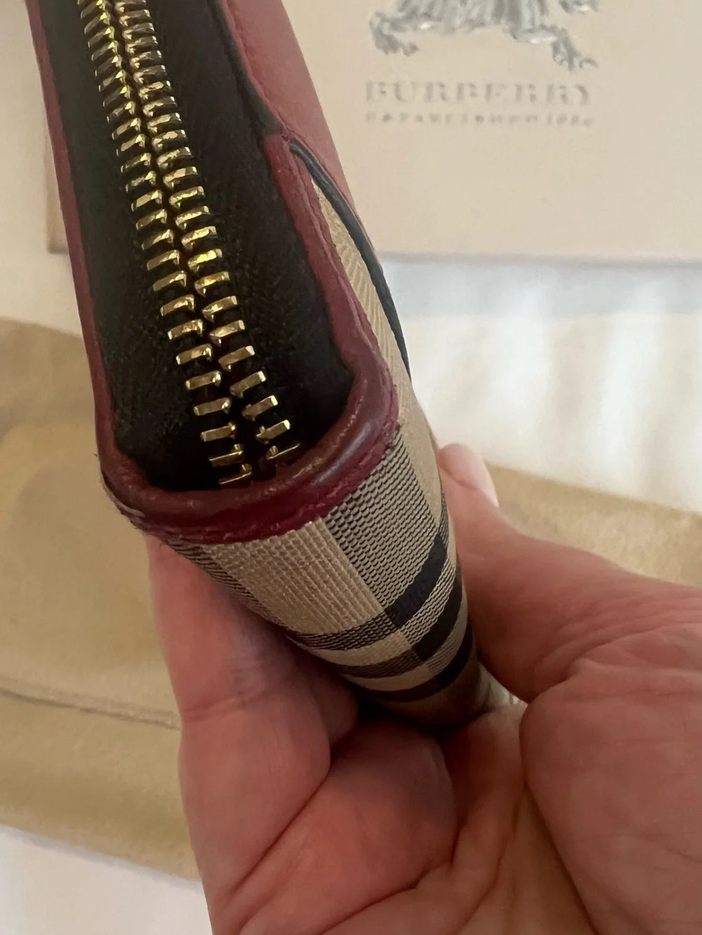 Burberry Red Leather & Beige Check Zip Wallet - Picture 7 of 15